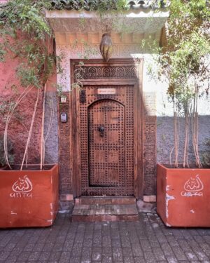 Clémence Botino Instagram - 💙 Marrakech 📍
