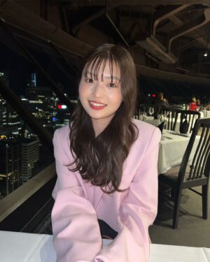 Cocoro Ebino Instagram - 22.

22歳になりました.🌻
すっごくあっという間な22年間...両親にとっても感謝です...💐
ずっとなんだか、まだ大人では無い、大人になりきれてない、大人とは？？？という感じでしたがいざ22歳になって22という数字を見るとそろそろしっかりと大人にならないと...と焦っている自分がいるのも事実です😂

カナダで2年間も歳を重ねるとは去年の今頃は思ってもみませんでしたがきっとこの2年間の誕生日、私の人生の中では特に濃い思い出になるのかなと思います✨

焦らず、自分をしっかりと持った素敵な女性になれるようにカナダでたくさん吸収してこようと思います🇨🇦🍁

こうしてこの様な報告ができるのも、いつも応援してくださっている皆様が待っていてくださるからです。改めてありがとうございます。トークポートで皆さんと久しぶりにお話しできて私の方が元気を貰えているのに、お話しした皆さんが嬉しそうにしてくださる顔を見て、本当に私は幸せ者だなと実感しました。これからも自信を持って私を応援してると言ってもらえる様に頑張るので応援よろしくお願い致します。

みんなのことが大好きです💞

長々とお話ししてしまいましたが、とりあえずこれから海老野心らしく元気に明るく過ごしていくので、皆さんもハッピーな毎日を送ってくださいね💝
これからもよろしくお願いします🎀

#カナダ  #バンクーバー　#canada #vancouver