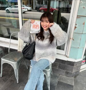 Cocoro Ebino Instagram - 【告知】
日本時間6月29日(土)
15:00〜16:00にてトークポートを開催します！！❤️
2分2000円です✨

22歳のお誕生日当日に、皆さんとオンラインで
お話しできることを楽しみにしています⭐️
是非是非ご参加ください〜！！

チケットの販売開始は
日本時間6月13日18:00〜です！！
お忘れ無く⭐️

#海老野心　#トークポート　#カナダ　#バンクーバー