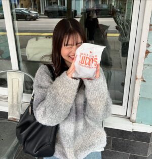 Cocoro Ebino Instagram - 【告知】
日本時間6月29日(土)
15:00〜16:00にてトークポートを開催します！！❤️
2分2000円です✨

22歳のお誕生日当日に、皆さんとオンラインで
お話しできることを楽しみにしています⭐️
是非是非ご参加ください〜！！

チケットの販売開始は
日本時間6月13日18:00〜です！！
お忘れ無く⭐️

#海老野心　#トークポート　#カナダ　#バンクーバー