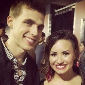 Cody Linley Instagram - Happy Birthday @ddlovato you bring so much happiness to others, thank for sharing your gifts with the world! 🎉❤️😁 #happybirthday #demilovato #codylinley #codylinleylove