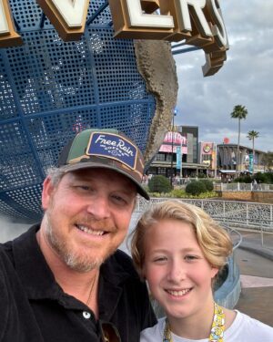 Cole Hauser Instagram - Thanks @universalorlando for a great day with my girls @cynhauser #universalorlandoresort