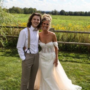 Colton Gobbo Instagram - You ever have a wedding so good that it requires a second round? @shelbygobbo and @spenyrandybrown know the feeling.
A highlight of 2021 (September): seeing these two finally have a chance to tie the knot in the company of their friends, family, and favourite sibling (hello, that’s me).
A celebration of love, life, and an open bar. I love you both so much! Looking forward to round 3. ♥️
#GobboBrown2ElectricBoogaloo
