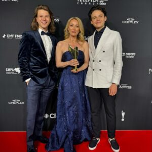Colton Gobbo Instagram - @sonofacritchtv took home the CSA for audience choice last night! Ben put it best, this award is so special because it was from the people at home. a huge thank you to everyone who’s supported and voted. and especially to my mom, who texted the family group chat every day with a reminder (or a threat) to vote.
it was a blast! ♥️