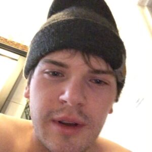 Colton Ryan Instagram - 8 out of 10

Happy New Year!