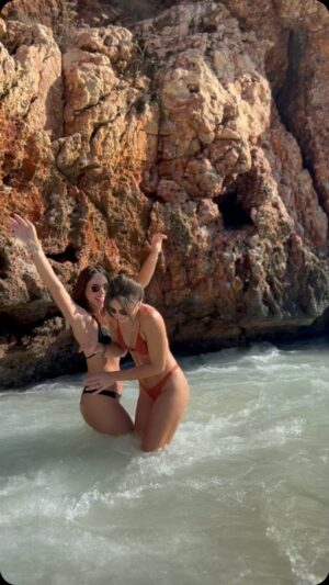 Constanza Piccoli Instagram - Mi lugar favorito del mundo 🫀 Mallorca 

Acá nació y vivió una de las personas mas importantes de mi 🌎 mi Abuela

@coni_piccoli  @romi_piccoli @mavallejoss