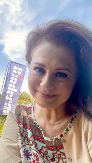 Corina Dănilă Instagram - Oaza mea de sănătate, bucurie și frumusețe, la prietenii @bioderm.ro !! ❤️ #dermatology #takecareofyourskin #takecareofyourself