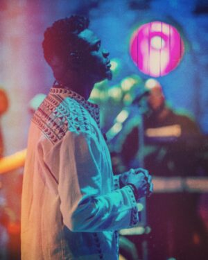 Corneille Instagram - #corneilleremixe continue demain ! 

Vendredi, 19h EST sur whiteboxplay.com