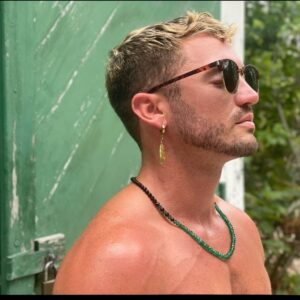 Cory Lee Instagram - I am in love with this emerald geeen onyx necklace. Besides make you look stunning and rich this necklace will give you strength willpower and discipline; soothe heartaches; stabilize your emotions; and transmute negative energy into positive energy to keep you vibing high so that you magnetize your desires to you. I also have a matching bracelet for extra magic. 

DM me or visit my Etsy store in my bio to purchase 

#magic #power #onyx #emerald #energy #hivibe #namaste #rich