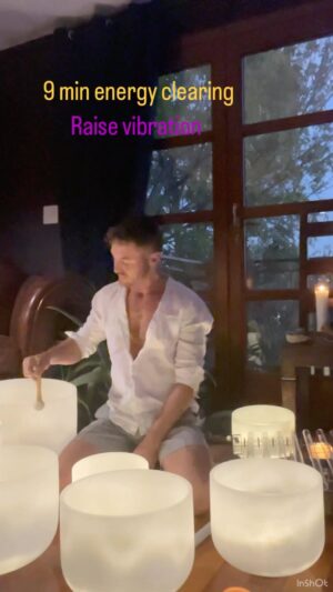 Cory Lee Instagram - 9 min energy clearing
#raisevibration #energyclearing #highvibe #HiVibe #soundhealing #soundtherapy #soundbath #432hz #crystalbowls #crystalharp #crystalpyramid #crystalhealer #moonstonesoundbath #9minenergyclearing