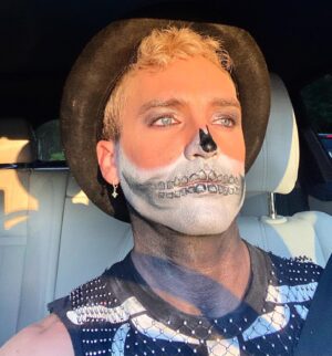 Cory Lee Instagram - Gotta get a pic before I feck it ep tonight @roccosweho #happyhalloween #skeleton