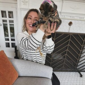 Cosondra Sjostrom Instagram - (Update ADOPTED!) Foster Kitten up for adoption from @catadoptpdx. Where the cat daddies at? This tiny little tiger is the sweetest angel. She currently has a feeding tube to get up to a healthy weight. She doesn’t attack hands and wants to make friends with other cats. @sonikbaby and I are watching her until she finds her forever home. 🤍