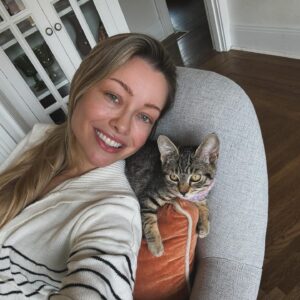 Cosondra Sjostrom Instagram - (Update ADOPTED!) Foster Kitten up for adoption from @catadoptpdx. Where the cat daddies at? This tiny little tiger is the sweetest angel. She currently has a feeding tube to get up to a healthy weight. She doesn’t attack hands and wants to make friends with other cats. @sonikbaby and I are watching her until she finds her forever home. 🤍