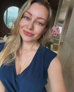 Cosondra Sjostrom Instagram - Lead with love in your heart, show up as yourself, acknowledge your imperfections, and let growth be your guide. Also, navy is the new black.