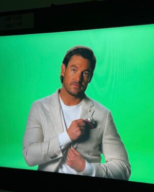 Craig Conover Instagram - Light play

#SC