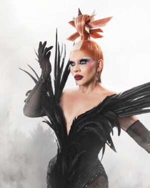 Cristian Peralta Instagram - En la vida hay momentos difíciles que lo que te deja de experiencia es la fortaleza que puedes descubrir!  @cristianperaltatranformista  Fotografía @rubendeleonhdz  Makeup @davidromanmakeup  Peluca @evelinecarmin  @dragracemexico @wowpresentsplus @rupaulsdragcon @worldofwonder #cristianperaltatransformista #cristianperaltatransformistapadredefamiliaoficial #dragracemexico #dragrace #dragcon #dragqueen #dragmexicano #makeupdrag