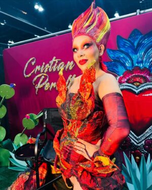 Cristian Peralta Instagram - México is in da House 🇲🇽. 

La ganadora de ‘Drag Race México’ primera temporada
@cristianperaltatranformista haciendo historia y presentando grandes looks en la @rupaulsdragcon 2024. 

.
.
.
.
.
.
.
.
.
.
.
.
.
.
.
.
.
.
.
#dragcon #drag #dragqueen #rupaul #rupauldragrace #rupauldragcon #mexico #vivamexico #moda #fashion #redcarpet #dragracemexico #dragraceméxico #dragracemexico1 #wowplus #lgbtpride #lgbt #cristianperalta #proudmexican #mexicolindo #mexicolindoyquerido #modafashion #dragqueens #dragmakeup #dragshow #coloresdemexico #mexicomagico #rupaulsdragcon #dragmexicano #tricolor