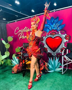 Cristian Peralta Instagram - México is in da House 🇲🇽. 

La ganadora de ‘Drag Race México’ primera temporada
@cristianperaltatranformista haciendo historia y presentando grandes looks en la @rupaulsdragcon 2024. 

.
.
.
.
.
.
.
.
.
.
.
.
.
.
.
.
.
.
.
#dragcon #drag #dragqueen #rupaul #rupauldragrace #rupauldragcon #mexico #vivamexico #moda #fashion #redcarpet #dragracemexico #dragraceméxico #dragracemexico1 #wowplus #lgbtpride #lgbt #cristianperalta #proudmexican #mexicolindo #mexicolindoyquerido #modafashion #dragqueens #dragmakeup #dragshow #coloresdemexico #mexicomagico #rupaulsdragcon #dragmexicano #tricolor
