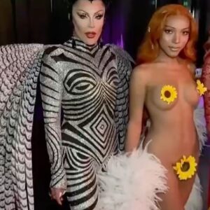 Cristian Peralta Instagram - Día de descanso y terminando subir contenido de mi experiencia en @rupaulsdragcon  con Reinas icónicas! @miss_alexis_mateo @missenvyperu @organzza @pandoranox @lina.galore @angeleanang @crystalmethyd @pititaqueen @marinaxsummers @missenvyperu  @wowpresentsplus @cristianperaltatranformista #dragcon #dragcon2024 @sutanamrull