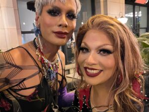Cristian Peralta Instagram - Día de descanso y terminando subir contenido de mi experiencia en @rupaulsdragcon  con Reinas icónicas! @miss_alexis_mateo @missenvyperu @organzza @pandoranox @lina.galore @angeleanang @crystalmethyd @pititaqueen @marinaxsummers @missenvyperu  @wowpresentsplus @cristianperaltatranformista #dragcon #dragcon2024 @sutanamrull
