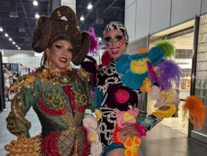 Cristian Peralta Instagram - Día de descanso y terminando subir contenido de mi experiencia en @rupaulsdragcon  con Reinas icónicas! @miss_alexis_mateo @missenvyperu @organzza @pandoranox @lina.galore @angeleanang @crystalmethyd @pititaqueen @marinaxsummers @missenvyperu  @wowpresentsplus @cristianperaltatranformista #dragcon #dragcon2024 @sutanamrull