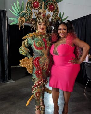 Cristian Peralta Instagram - Bellas mis queridas @jimbothedragclown @missenvyperu @tsmadison hermosas que gusto y fantasía conocerles, Realeza @rupaulsdragcon @rupaulofficial @wowpresentsplus @worldofwonder @cristianperaltatranformista @dragracemexico @cristianperaltatranformista #dragrace #rupauldragrace #dragcon2024