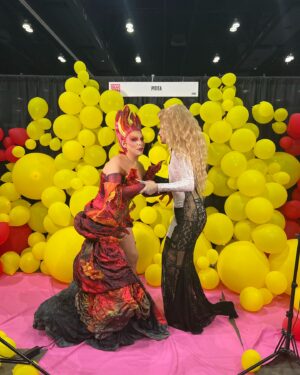 Cristian Peralta Instagram - @rupaulsdragcon LA! Con las primeras reinas de sus países! @pandoranox @dragsethlas @pititaqueen @organzza Lovet girls ❤️😍 Experiencias maravillosas Reinas super talentosas! #rupauldragrace #dragcon2024