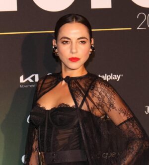Cristina Rodlo Instagram - Más de la otra noche! ✨⭐️🌝
El outfit tan increíble de @alfredomartinez_brand que belleza colaborar contigo! ❤️
A few more from the other night!
Full look @alfredomartinez_brand ✨
@aura_series 
#premiosaura2024
