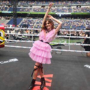 Cristinini Instagram - ¡¡GRACIAS POR UNA VELADA MÁS!!

Un placer haber estado en el Santiago Bernabéu presentando para vosotros otro año más este pedazo de evento 🫡

¿Qué combate os ha molado más? ¿Cómo lo habéis visto este año? Os leo 🥸