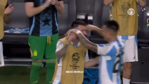 Cristóbal Soria Instagram - Nunca te podremos estar lo suficientemente agradecido…gracias Lautaro…!!!
Enhorabuena Argentina…!!!
Su Santidad Leo Messi sigue agrandando su historia con 45 títulos…!!!