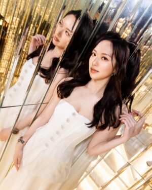 Crystal Fung Instagram - Savoring special moments with friends on this perfect night✨

Makeup & Hair : @kayowang
Dress: @mrselfportrait @selfportrait_hongkong
Jewelry: @ksszesons
Stylist: @pelilam
📸: @ed.win_0418