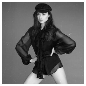 Crystal Reed Instagram - ▪️◾️#tbt ◾️▪️