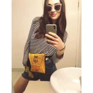 Crystal Reed Instagram - Life saving fanny pack. Sorted.