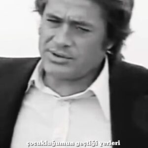 Cüneyt Arkın Instagram - Bizde seni çok özledik ❤️

#cüneytarkın #video #tbt #tb