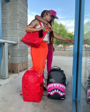 Curlyhead Monty Instagram - 😍🥰 We gO tG ReAL BAd Bags 😂 @sprayground