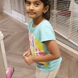 Cynthia Vinolin Instagram - My baby girl's first Haircut 🥰🤩

#cynthiavinolin #love #peace #happiness #family #chitha #niece #suzzannahmichelle