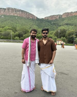 D Gautham Krishna Instagram - Om Namo Venkatesaya… 🛕
As our movie post-production is almost done here at Tirumala With my SOLOBOY team… ✨
Starting promotions soon… Need all your blessings !
#gauthamkrishna #soloboy #tirumala #ttd #omnamovenkatesaya #sevenhills #lordbalaji 🙏