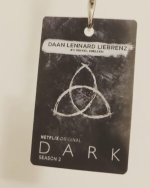 Daan Lennard Liebrenz Instagram - Endlich geht es weiter. Die ersten Drehtage waren schon mal mega!!!
#Dark #darknetflix #netflix #mikkelnielsen #daanlennardliebrenz