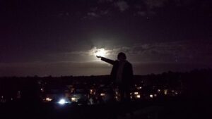 Daan Lennard Liebrenz Instagram - Was für ein Mond. 🌕🌙⭐️✨
#mond #moon #sky #dark #daanlennardliebrenz
