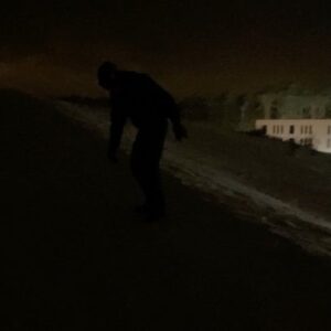 Daan Lennard Liebrenz Instagram - ❄️What a crazy weather!❄️
Went snowboarding on an old skateboard deck today’s evening - after 10 years of no real snow in my hometown. Crazy, cold & cool! 🥶
#snow #snowboarding #skateboard #daanlennardliebrenz