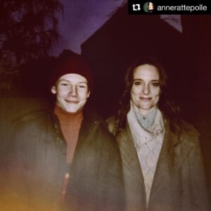 Daan Lennard Liebrenz Instagram - Last shooting day for Dark and with my mom in the other world. @annerattepolle 
#Repost @annerattepolle with @get_repost
・・・
#dark #mikkel #michaelkahnwald #ineskahnwald #wrap #thanxxx