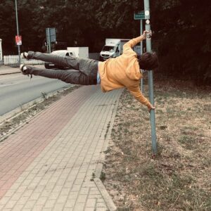 Daan Lennard Liebrenz Instagram - Thank you for nearly 30K followers🙆🏼‍♂️
#thankyou #humanflag #humanflagchallenge #daanlennardliebrenz #ferien #sommer