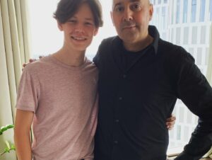 Daan Lennard Liebrenz Instagram - Today I had a cool interview with @parvizkhosrawi and a nice view over Berlin. Thanks for having me, it was great fun😊
#interview #daanlennardliebrenz #fun