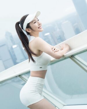 Dada Chan Instagram - Coffeesweats new collection 🤍
Must have sport bra | essential shorts

#activewearanywhere #coffeesweat #harbourcity 
@coffeesweat_ 
@coffee89921 
@harbourcity 
@bubuubu 💄
@kiukwok 📷