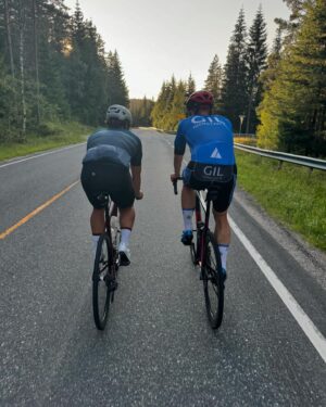 Dag Otto Lauritzen Instagram - 90 km På Hjul med de lokale «proffene» @stian_lauritzen @knutugland - Super kveldstur, Grimstad, Froland, Hynnekleiv, Herrefoss og hjem. 🚴‍♀️🚴‍♀️🤩👍 #hverdagstrim #sykkelglede