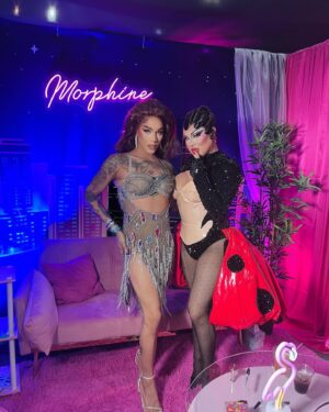 Dahlia Sin Instagram - DRAGCON PHOTODUMPIANA 1 💖🤍🩵🖤 
Dress @jeffreykellydesigns 
Hair @moek_hair