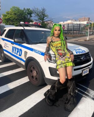Dahlia Sin Instagram - BRONX PRIDE GAVE! 💚
Boot Covers @abrahamdlevy