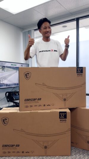 Daijiro Yoshihara Instagram - It’s unboxing time and an upgrade to the practice set up! Excited for not one but three monitors from @msius!

#msigaming #G321CQP #pcgaming