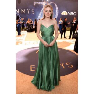 Dakota Fanning Instagram - 💚EMMYS💚 @samanthamcmillen_stylist @justjenda @erinayanianmonroe @dior @lorraineschwartz #TheAlienist