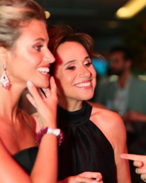 Dalila Carmo Instagram - A minha Mati e eu na festa da @tvioficial 🤍
@matildern 🫶🏽